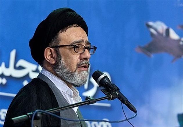 هر فردی که در راستای حفظ انقلاب تلاش کند مورد هجمه دشمن قرار خواهد گرفت