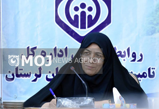 شهناز حمزهلوی با صندلی تامین اجتماعی لرستان خداحافظی میکند