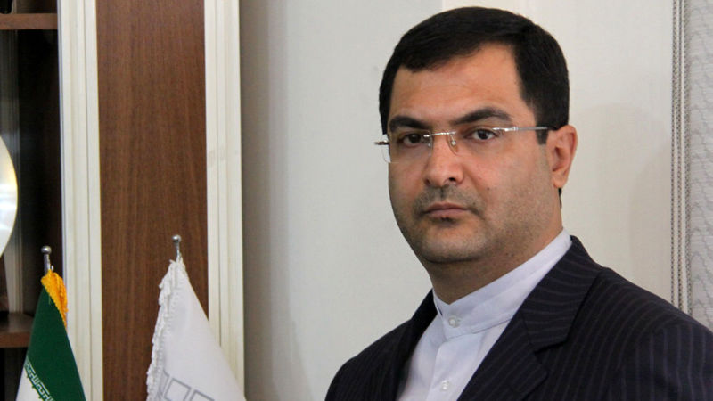 همگی داریم اقتصاد کشور را به تهِ دره میفرستیم/ نرخ تورم واقعی در کشور بیش از ۵۰ درصد است
