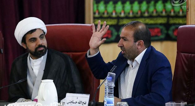 شهردار اهواز نگاهی آینده دار به گرفتن وام ها داشته باشد