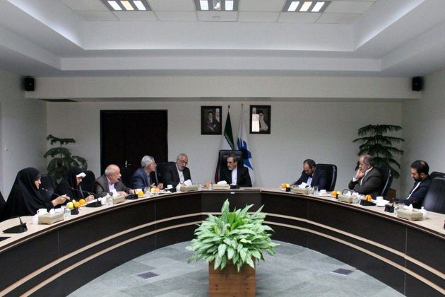 اساتید بسیجی نقش موثری در انتقال مفاهیم انقلابی به دانشجویان بر عهده دارند
