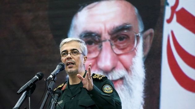 سرلشکر باقری صفحهای در فضای مجازی و شبکههای اجتماعی ندارد