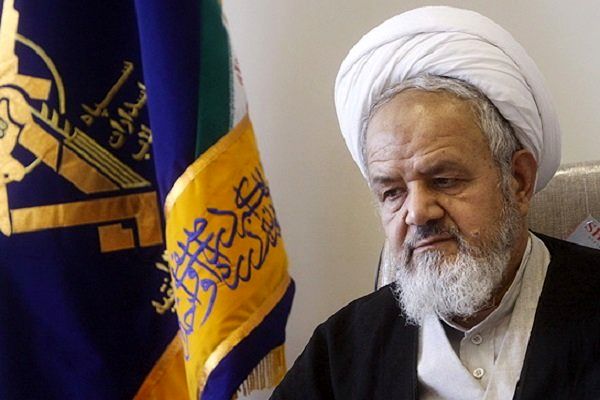فتنه اخیر دست افراد پشت صحنه را در اغتشاشات رو کرد/ باید مراقب حربههای دشمن باشیم