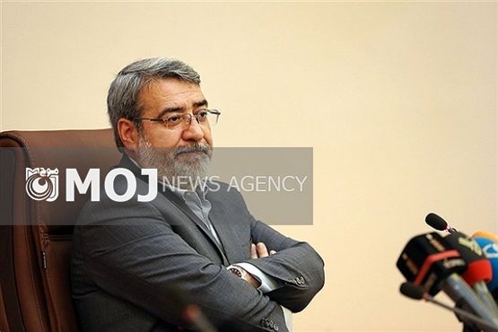 توزیع منابع و امکانات عادلانه نیست