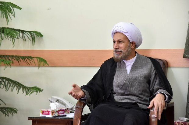 جراحِ قابل، لزوماً مدیر لایقی نیست/ ما در حوزه پزشکی شعار زیاد می دهیم ولی عمل نمی کنیم