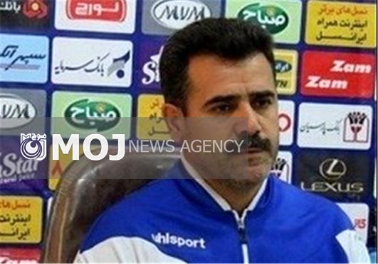 سرمربی تیم فوتبال استقلال خوزستان به نشست خبری بازی با تراکتورسازی نرسید
