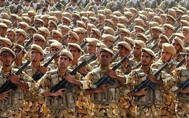 سردرگمی سربازان در پاسکاری مسئولان/قانون کسر خدمت فرزندان ایثارگر اجرایی میشود!؟