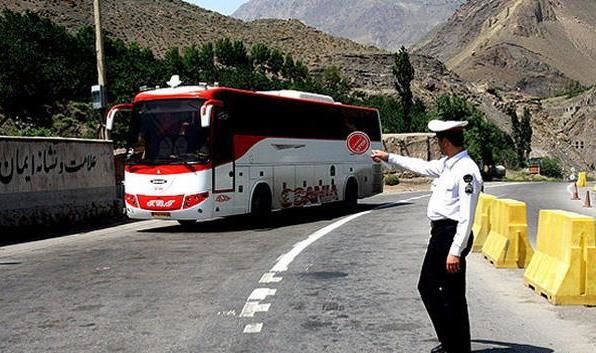 توقیف اتوبوس مسافربری با محموله میلیاردی کالای قاچاق در بوئین و میاندشت