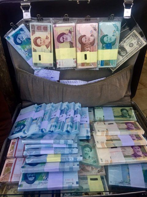 چمدان اسکناس فروشها زرد-آبی شد/جولان باکسهای آکبند