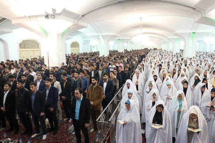 زوجهای دانشجوی مناطق زلزله زده میهمان امام رضا(ع) میشوند