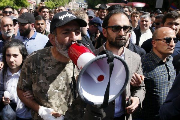 پاشینیان برای پذیرفتن نخست وزیری اعلام آمادگی کرد