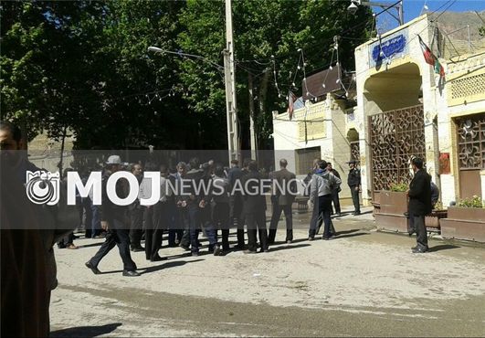 کارگران پارسیلون خرمآباد مقابل استانداری لرستان تجمع کردند