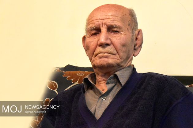 تجلیل از «علیاکبر منصوبی» پیشکسوت بازنشستگان ارتش در لرستان