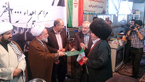 چندین فقره سند زمین های بنیاد علوی به اقشار محروم اهل سنت خراسان شمالی اهدا شد