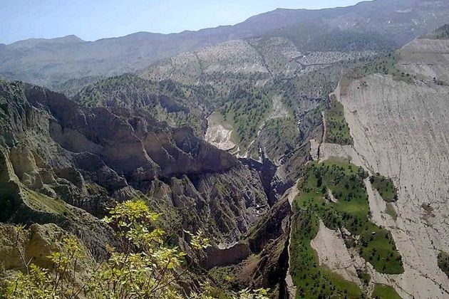منطقه توریستی و تاریخی«دربند»شهرستان بدره در انتظار گردشگران