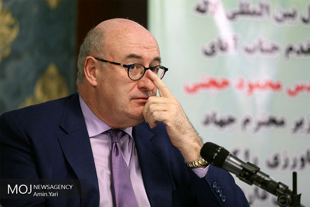 بانک های ایران خود را با استانداردهای روز جهانی مطابقت دهند
