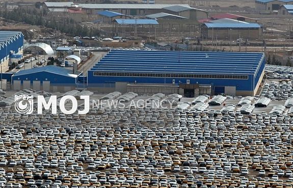 تبعات پیشفروش خودرو با قیمتهای غیرواقعی، گریبانگیر مردم و بازار می شود