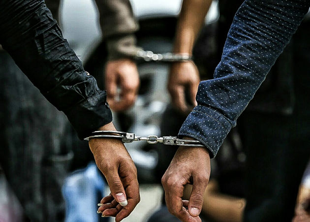 دستگیری سارقان داخل خودرو با 6 فقره سرقت در قائم شهر
