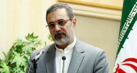 از پیشنهادهای مشفقانه همه شما نیز استقبال میکنم