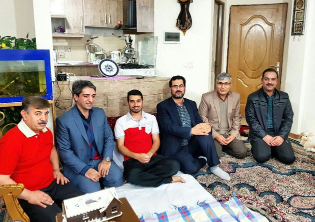 عیادت رئیس هیات فوتبال خراسان رضوی از داور آتشنشان