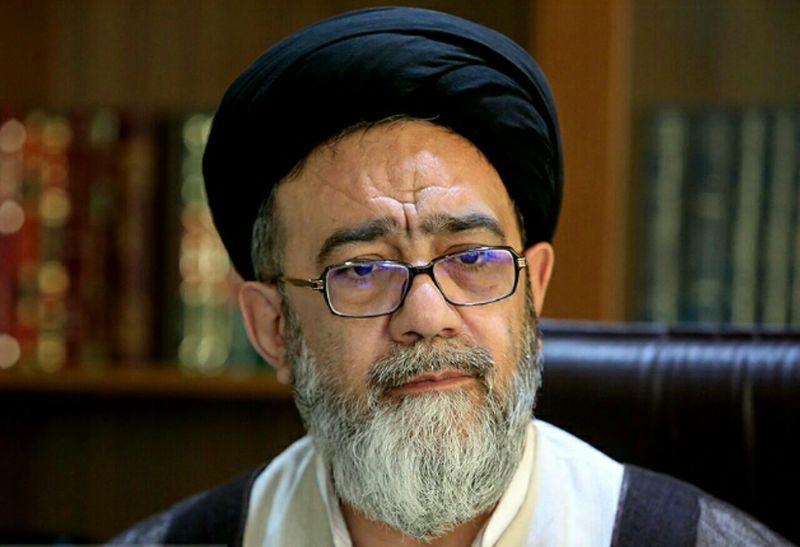 در کنار سران محله و سر سفره افطار، مستمندان هم باشند