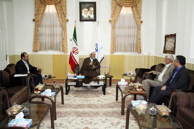 مجموعه دانشگاه آزاد اسلامی باید هم طراز با تفکرات حضرت امام (ره) باشد
