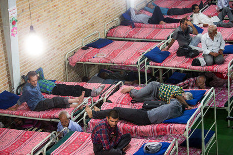 کارتنخوابهای کرمانشاه در 5 گرمخانه بهزیستی نگهداری میشوند