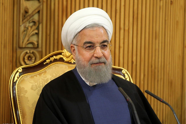 بازدید «روحانی» از نمایشگاه شرکت صنایع الکترونیک شیراز/رونمایی از ۱۲محصول تولیدی