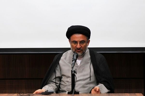 کاش نمیگذاشتیم کتابفروشیهای ناصرخسرو، لوازم آرایشی شوند!