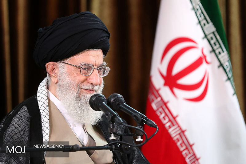 آیت الله خامنه ای به مناسبت روز خبرنگار پیامی صادر کردند