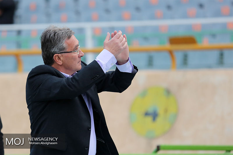 فدراسیون فوتبال عراق به دنبال جذب سرمربی پرسپولیس
