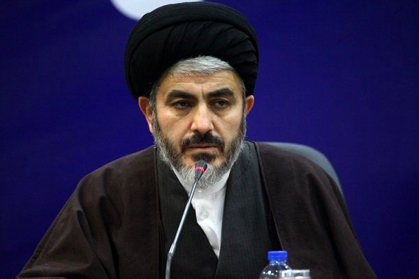 مسئولین باید عرصه را برای جوانان باز کنند