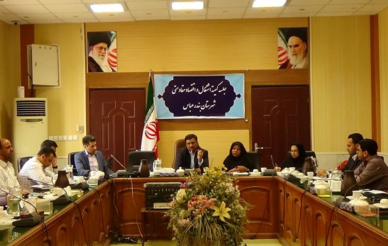 جذب سرمایه گذار مشکل بیکاری را حل میکند