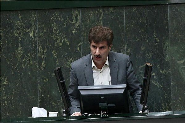 ۶۰ تن از ذخایر طلای کشور در قالب پیش فروش سکه هدر رفت/ کرباسیان می گوید من هیچ کاره ام