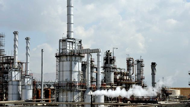 15 میلیون لیتر تولید بنزین در کشور کمبود داریم