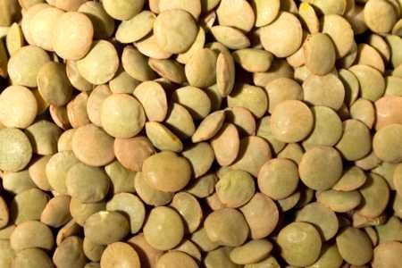 توقیف محموله میلیاردی عدس قاچاق در اصفهان