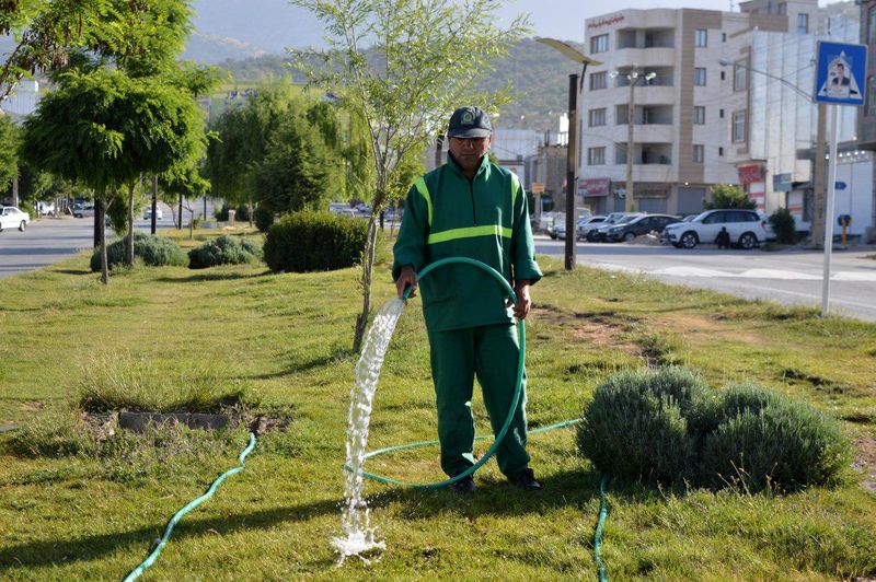 فضای سبز اندیمشک با آب خاکستری آبیاری می شود