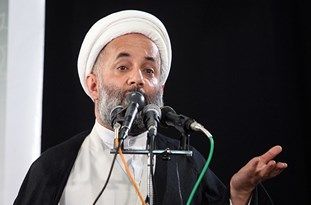 دشمنان منتظر روزنه برای ضربه زدن به کشور هستند