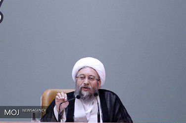این شما هستید که چهار سال کشور را رها کردید و دور برجام سینه زدید