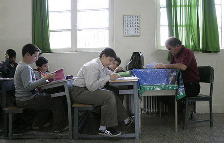 کمبود معلم در مدارس کرمانشاه نداریم