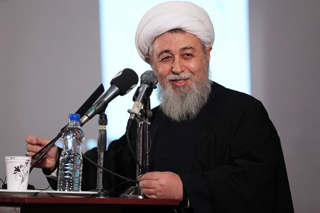 فضائل اخلاقی آیت الله شاه آبادی در یک مصاحبه نمی گنجد