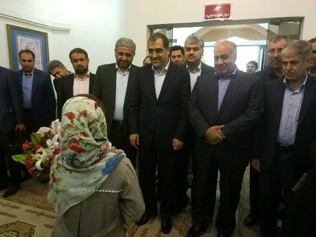 افتتاح مرکز درمان بیماریهای ریوی در کرمانشاه/ رونمایی از 5 داروی درمان هپاتیت و ایدز