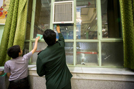 اجرای «طرح تکریم و غبارروبی مساجد» توسط دانشآموزان