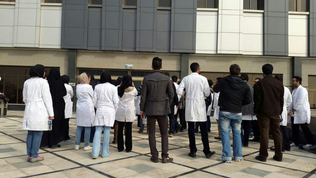 چرا دانشجویان ایرانی خارج از کشور به ایران بر نمیگردند؟
