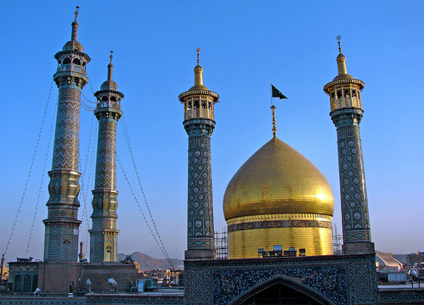 برگزاری مراسم غبارروبی حرم حضرت معصومه(س) با حضور خانوادههای شهدا