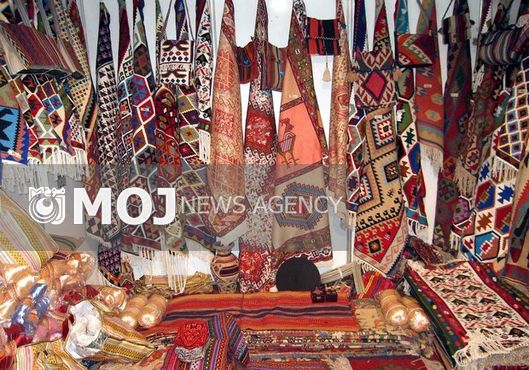 نمایشگاه کتاب روز جهانی صنایع دستی برپا می شود