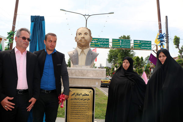 سردیس معلم ایثارگر زنده یاد حسن امیدزاده در شفت رونمایی شد