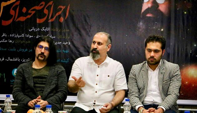 متاسفانه در طول زمان، ادبیات شعر و زبان محاوره ای ترکی از یکدیگر فاصله گرفته اند