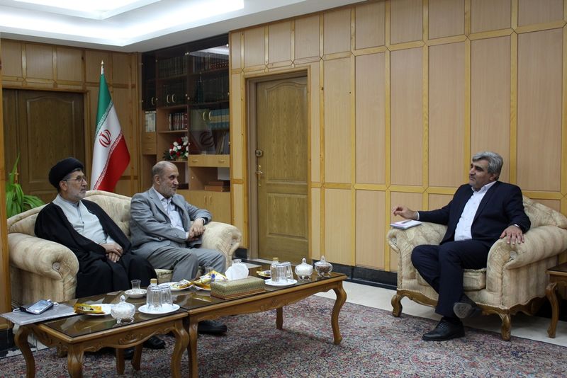 باید پیوند بین دانشگاهها و واحدهای تولیدی ایجاد شود
