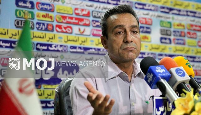 بازیکنان سال پیش را نگه می دارم